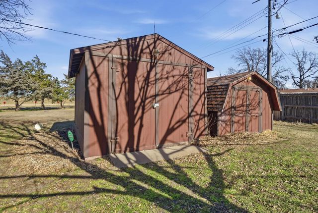 3250 N Saint Clair Ave, Wichita, KS 67204