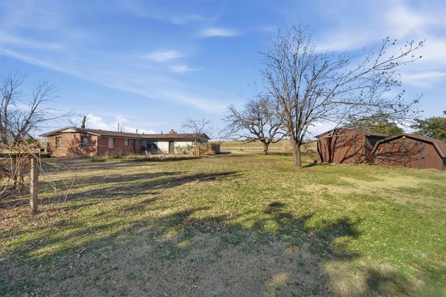 3250 N Saint Clair Ave, Wichita, KS 67204