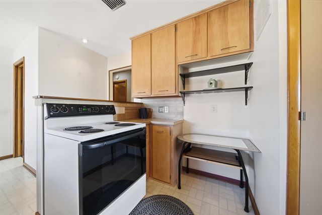 3250 N Saint Clair Ave, Wichita, KS 67204