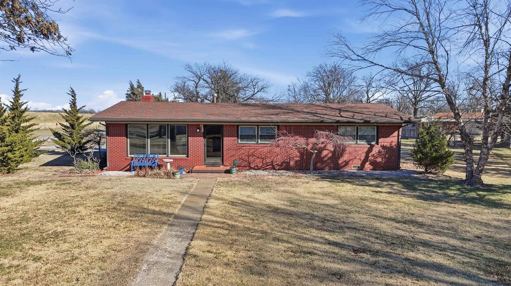 3250 N Saint Clair Ave, Wichita, KS 67204