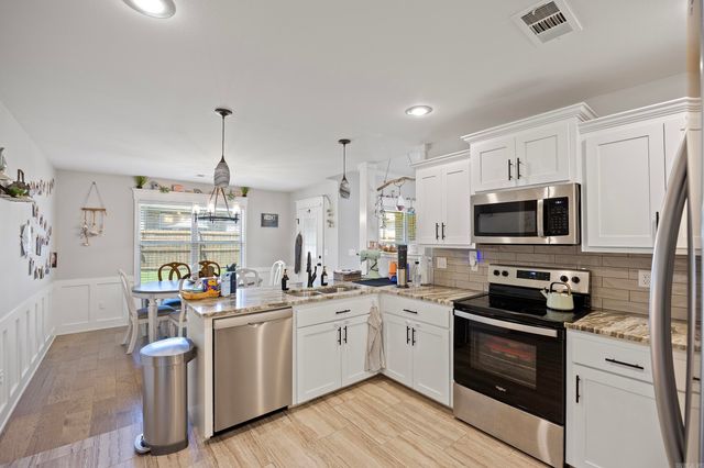 1100 Lindsey Lane, Russellville, AR 72801