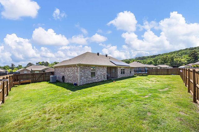 1100 Lindsey Lane, Russellville, AR 72801