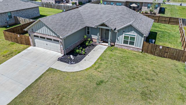 1100 Lindsey Lane, Russellville, AR 72801