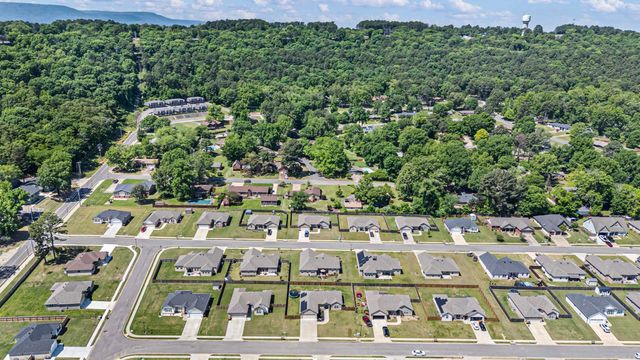 1100 Lindsey Lane, Russellville, AR 72801