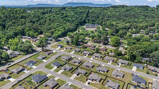 1100 Lindsey Lane, Russellville, AR 72801