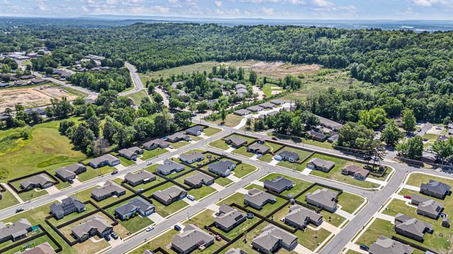 1100 Lindsey Lane, Russellville, AR 72801