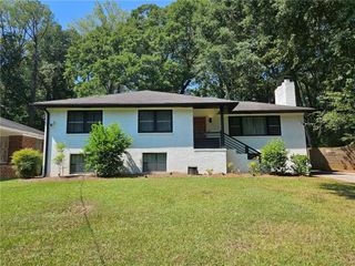 280 W Lake Drive NW, Atlanta, GA 30314