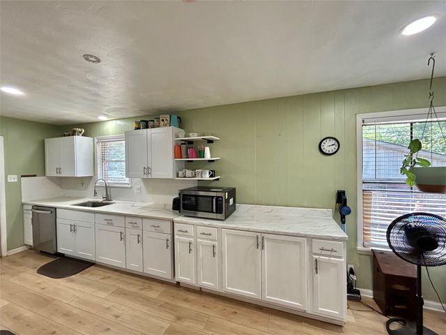 1335 Crestview Drive, Denison, TX 75020