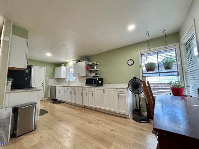 1335 Crestview Drive, Denison, TX 75020
