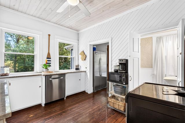 6540 Old Allegan Road, Saugatuck Twp, MI 49453