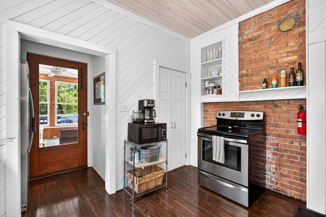 6540 Old Allegan Road, Saugatuck Twp, MI 49453