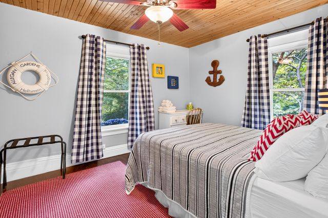 6540 Old Allegan Road, Saugatuck Twp, MI 49453