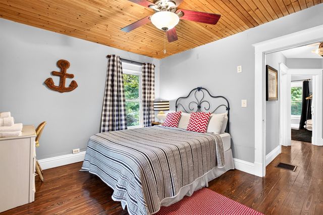 6540 Old Allegan Road, Saugatuck Twp, MI 49453