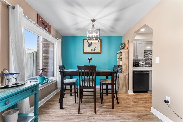 16 Meadowood Dr 16, Stoughton, MA 02072