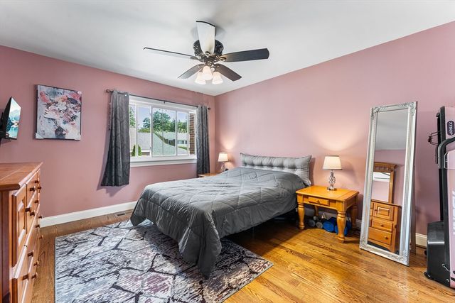 16 Meadowood Dr 16, Stoughton, MA 02072