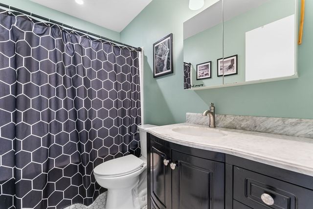 16 Meadowood Dr 16, Stoughton, MA 02072