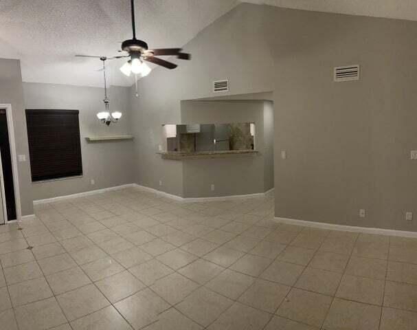 6 Via De Casas 104, Boynton Beach, FL 33426