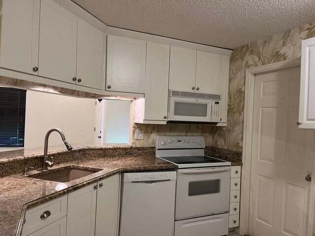 6 Via De Casas 104, Boynton Beach, FL 33426