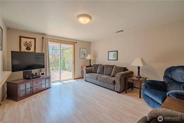 16007 NE Hickory Street, Vancouver, WA 98682