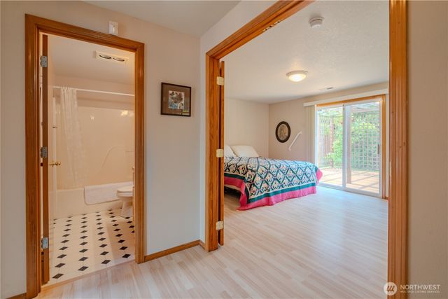 16007 NE Hickory Street, Vancouver, WA 98682