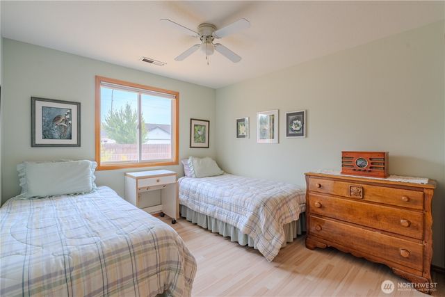 16007 NE Hickory Street, Vancouver, WA 98682