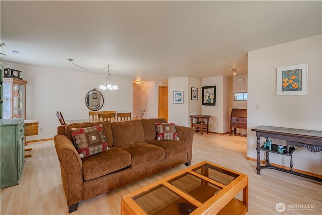 16007 NE Hickory Street, Vancouver, WA 98682