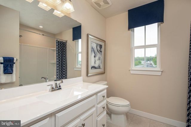 1024 VALENCIA CT, Martinsburg, WV 25403