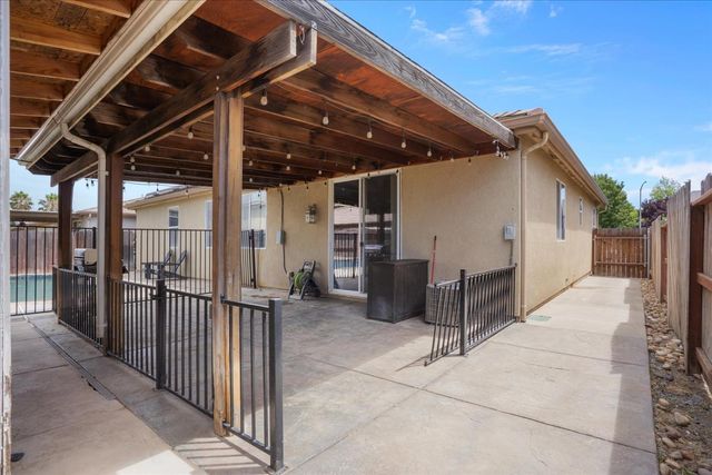 9744 Garnet Ct, Live Oak, CA 95953