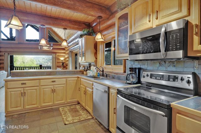 2230 Orchard Trail Way, Sevierville, TN 37862