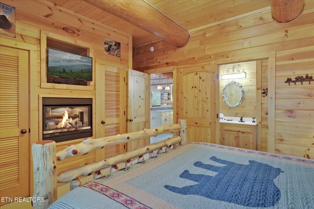 2230 Orchard Trail Way, Sevierville, TN 37862