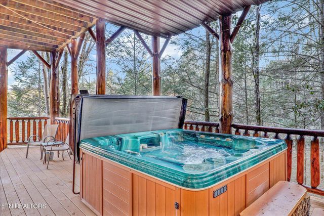 2230 Orchard Trail Way, Sevierville, TN 37862