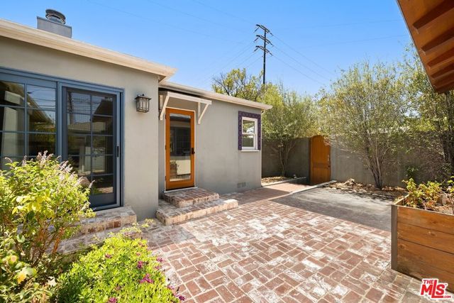 2001 Pearl Street, Santa Monica, CA 90405
