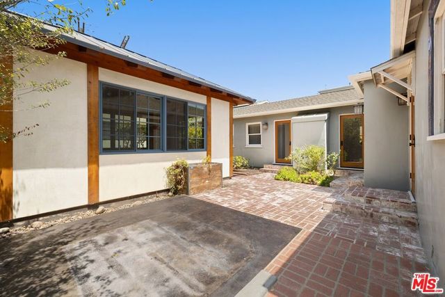 2001 Pearl Street, Santa Monica, CA 90405
