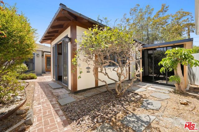 2001 Pearl Street, Santa Monica, CA 90405