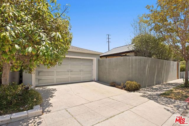 2001 Pearl Street, Santa Monica, CA 90405