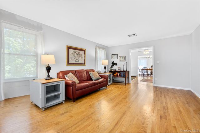 118 Longfellow Drive, Kings Park, NY 11754