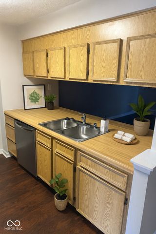 6108 Aspen Grove Drive, Indianapolis, IN 46250