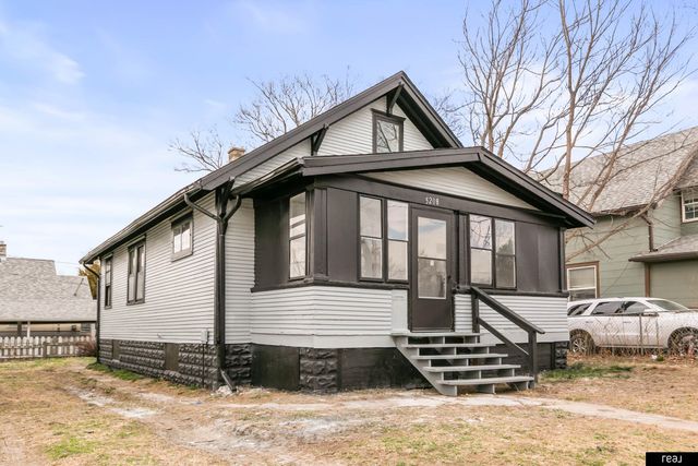 5208 N 28th Avenue, Omaha, NE 68111