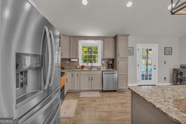 1023 Hickory Nut Lane, Lawrenceville, GA 30043