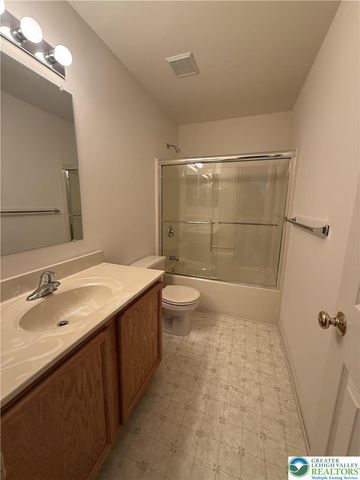 1530 Hawthorn Drive, Forks Twp, PA 18040