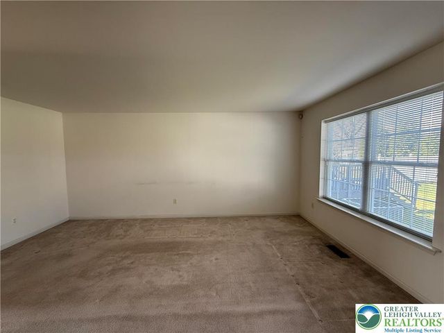 1530 Hawthorn Drive, Forks Twp, PA 18040