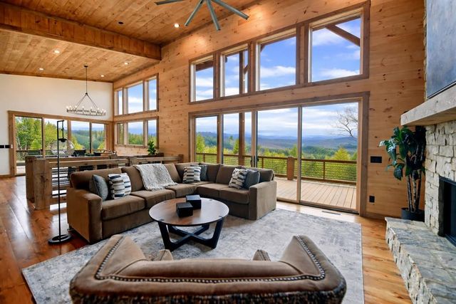 391 Sunrock Mountain Road, Blue Ridge, GA 30513
