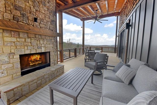 391 Sunrock Mountain Road, Blue Ridge, GA 30513