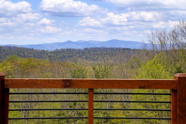 391 Sunrock Mountain Road, Blue Ridge, GA 30513