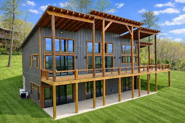 391 Sunrock Mountain Road, Blue Ridge, GA 30513