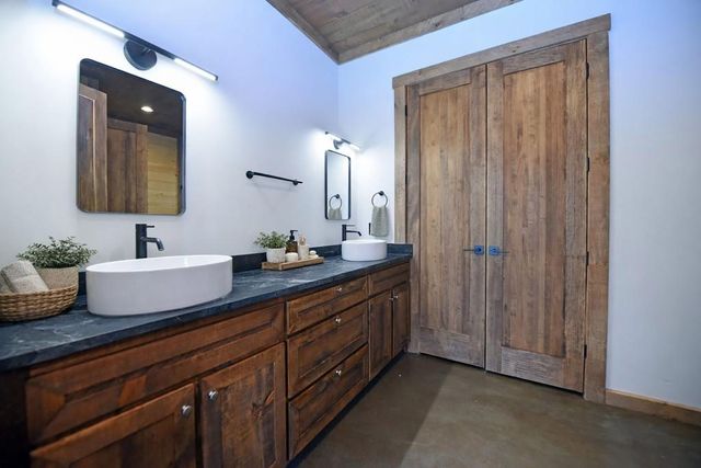 391 Sunrock Mountain Road, Blue Ridge, GA 30513