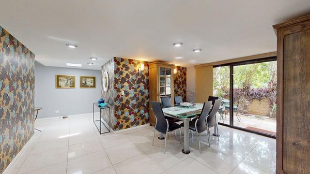 2615 E Palm Oasis Street, Palm Springs, CA 92264