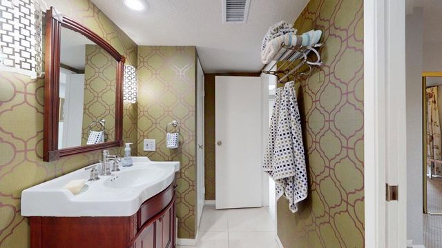 2615 E Palm Oasis Street, Palm Springs, CA 92264