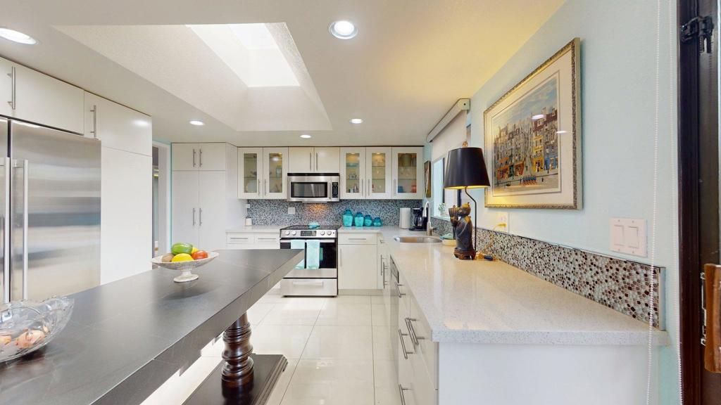 Image 17 of property listing at 2615 E Palm Oasis Street, Palm Springs, CA 92264