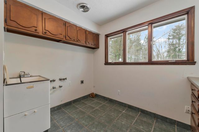 5033 Lockwood Drive, Washington Twp, MI 48094